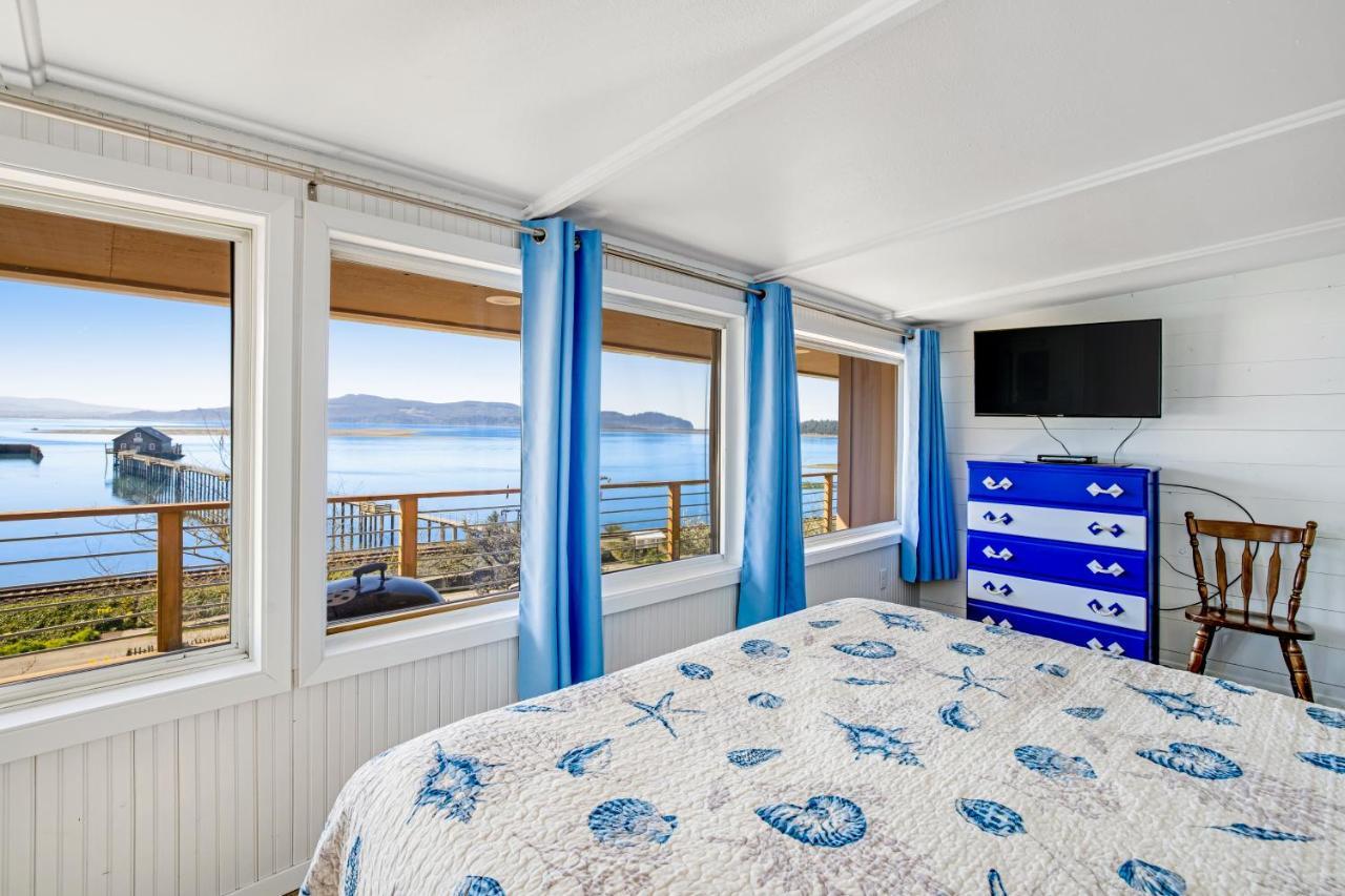 Fisherman'S Dream Boat House Garibaldi Exterior foto